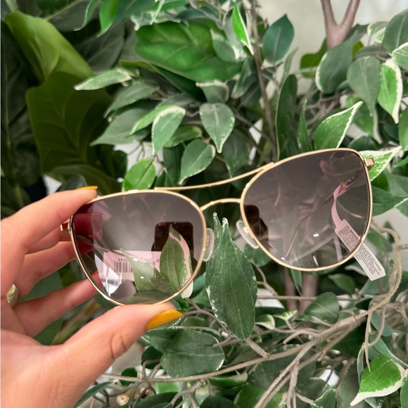 SALE💐LONGCHAMP aviator cat eye purple sunglasses ✨ - Picture 2 of 16